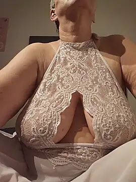 milfchantal4 online show from 02.08.26