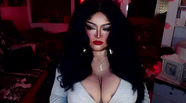 Snapshot of TiffanyWolf chatting on 12.18.24 TiffanyWolf online show from 12.18.24