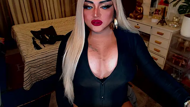 Snapshot of TiffanyWolf chatting on 09.17.25 TiffanyWolf online show from 09.17.25