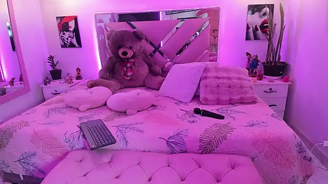 Karly moon online show from 06.10.26