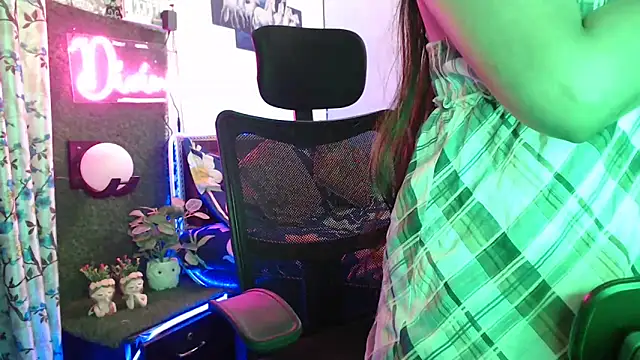 Snapshot of The_Divine_Love chatting on 12.14.24 The Divine Love online show from 12.14.24