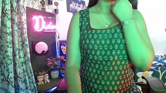 Snapshot of The_Divine_Love chatting on 12.22.24 The Divine Love online show from 12.22.24