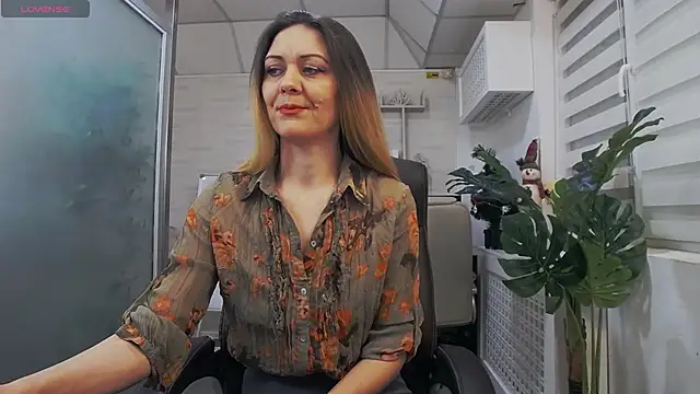 EllaMilf  online show from 12.12.24