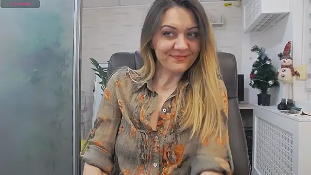 EllaMilf  online show from 12.12.24