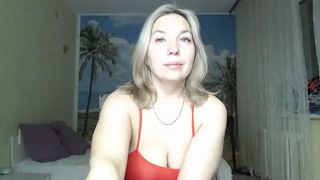 Snapshot of soaring_love chatting on 12.31.24 soaring love online show from 12.31.24