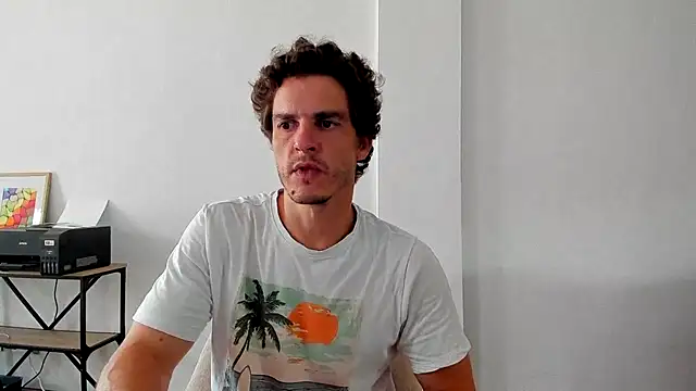 Snapshot of HeteroOli chatting on 07.20.26 HeteroOli online show from 07.20.26