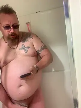 Snapshot of Littledick007007 chatting on 04.13.26 Littledick007007 online show from 04.13.26