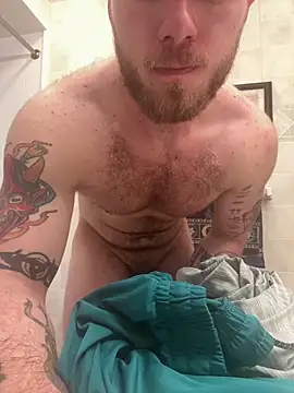 Snapshot of HungJr5255 chatting on 12.20.24 HungJr5255 online show from 12.20.24