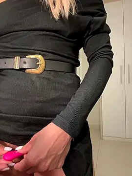 AliceStone19 online show from 10.17.25