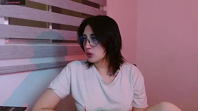 Snapshot of Red-moon1 chatting on 12.16.24 Red-moon1 online show from 12.16.24