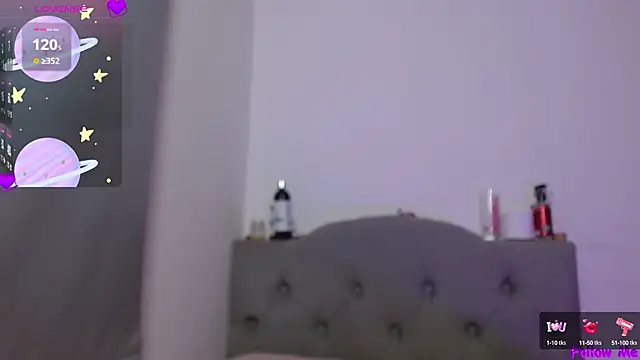 Snapshot of Red-moon1 chatting on 02.16.25 Red-moon1 online show from 02.16.25