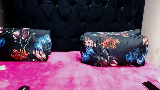 Snapshot of Ducheess chatting on 03.14.25 Ducheess online show from 03.14.25