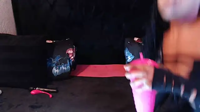 Snapshot of Ducheess chatting on 11.01.25 Ducheess online show from 11.01.25