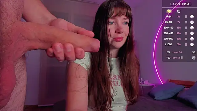 Snapshot of alicekaneky chatting on 10.04.25 alicekaneky online show from 10.04.25