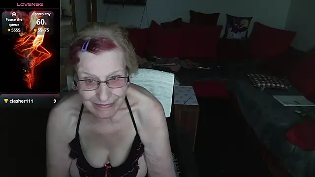 HeisseomaOriginal online show from 02.23.25