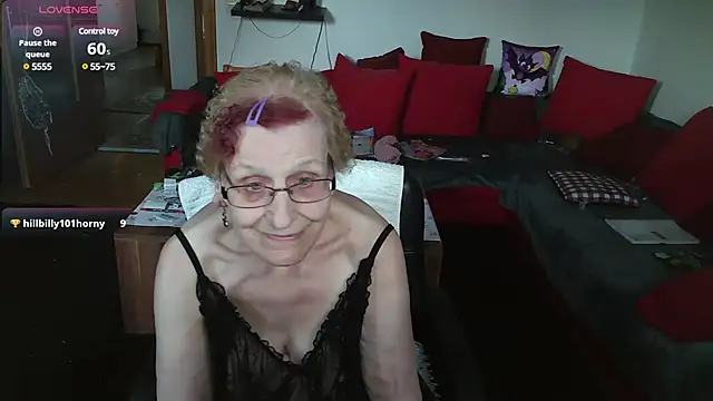 HeisseomaOriginal online show from 02.26.25