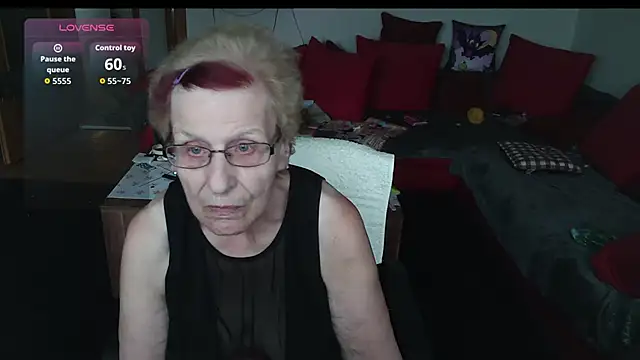 HeisseomaOriginal online show from 10.12.25