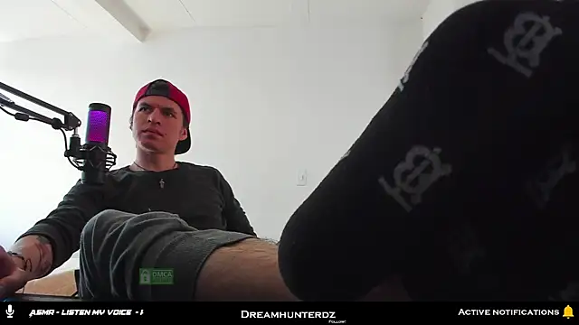 Snapshot of Headhunterdz chatting on 09.25.25 Headhunterdz online show from 09.25.25