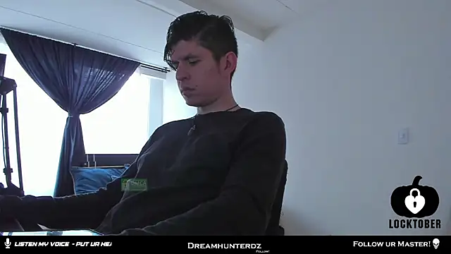 Snapshot of Headhunterdz chatting on 10.26.25 Headhunterdz online show from 10.26.25