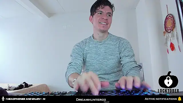 Snapshot of Headhunterdz chatting on 10.27.25 Headhunterdz online show from 10.27.25