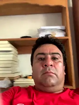 Snapshot of EmilianoGt chatting on 10.17.25 EmilianoGt online show from 10.17.25