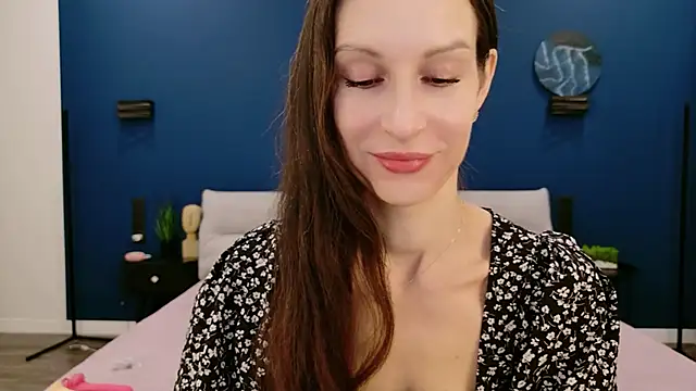Snapshot of Mila_Anders chatting on 07.08.26 Mila Anders online show from 07.08.26