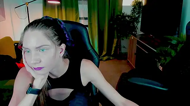 GrayceWild online show from 09.19.25