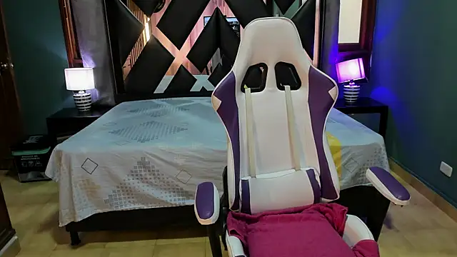 Linda4Petite online show from 12.20.24