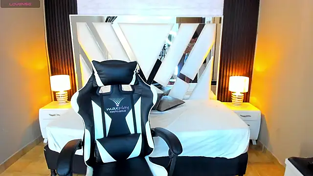 Linda4Petite online show from 09.17.25