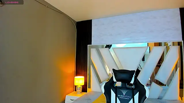 Linda4Petite online show from 09.28.25