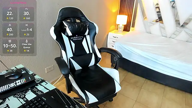 Linda4Petite online show from 03.11.26