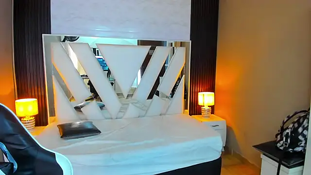 Linda4Petite online show from 03.30.26