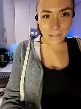 Snapshot of Ellie-L-Elizabeth chatting on 01.09.25 Ellie-L-Elizabeth online show from 01.09.25