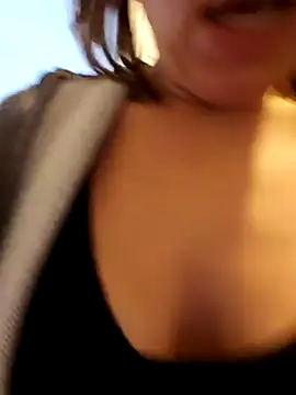 Snapshot of Ellie-L-Elizabeth chatting on 01.09.25 Ellie-L-Elizabeth online show from 01.09.25