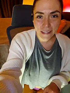 Snapshot of Ellie-L-Elizabeth chatting on 02.25.25 Ellie-L-Elizabeth online show from 02.25.25