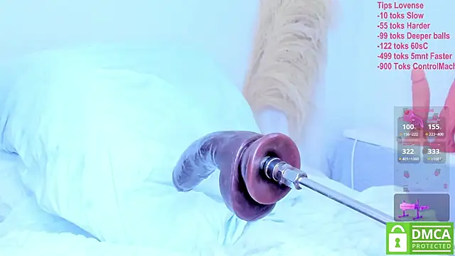 Snapshot of noah-_ chatting on 03.04.25 noah-  online show from 03.04.25