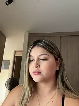 lunablossom  online show from 02.10.26