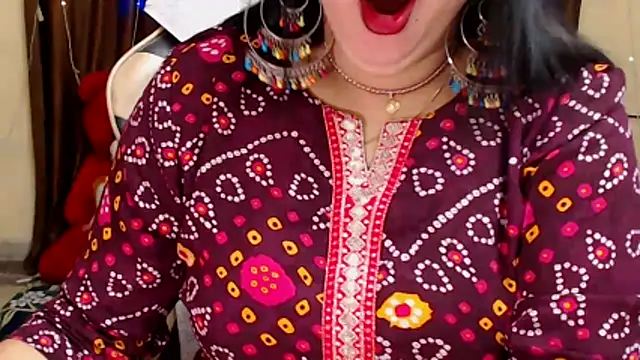 Naughty Kashish online show from 11.24.25