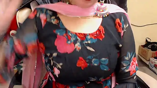 Naughty Kashish online show from 12.19.25