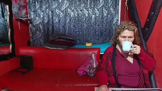 lesbiancuple online show from 01.28.25