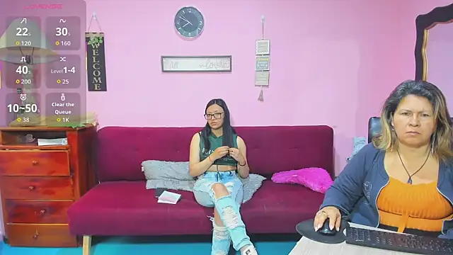 lesbiancuple online show from 10.20.25