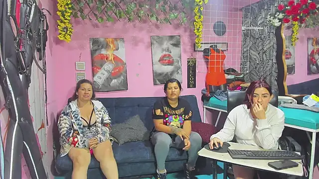 Snapshot of lesbiancuple chatting on 05.12.26 lesbiancuple online show from 05.12.26