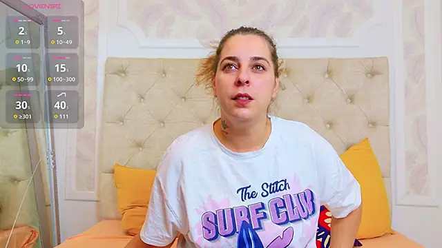 KarinaNoir online show from 10.21.25