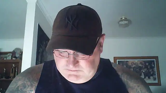 Snapshot of HOTANAL chatting on 01.13.25 HOTANAL online show from 01.13.25