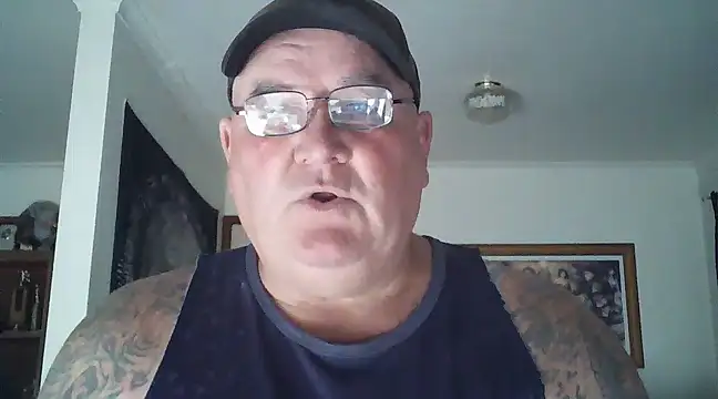 Snapshot of HOTANAL chatting on 01.26.25 HOTANAL online show from 01.26.25