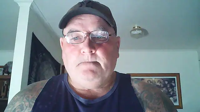 Snapshot of HOTANAL chatting on 01.29.25 HOTANAL online show from 01.29.25