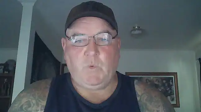 Snapshot of HOTANAL chatting on 02.04.25 HOTANAL online show from 02.04.25