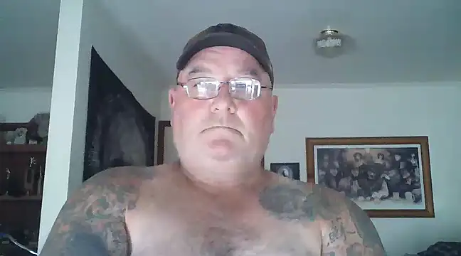 Snapshot of HOTANAL chatting on 02.16.25 HOTANAL online show from 02.16.25