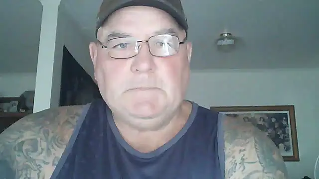 Snapshot of HOTANAL chatting on 02.19.25 HOTANAL online show from 02.19.25