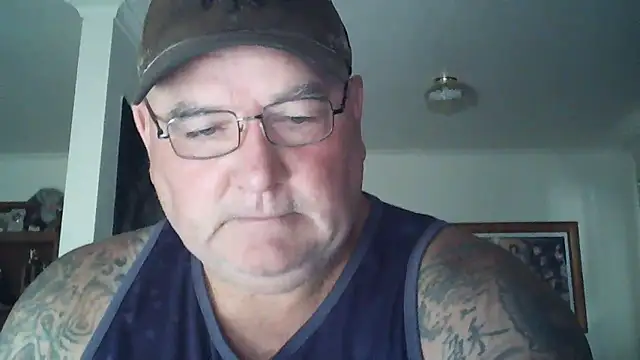 Snapshot of HOTANAL chatting on 02.20.25 HOTANAL online show from 02.20.25